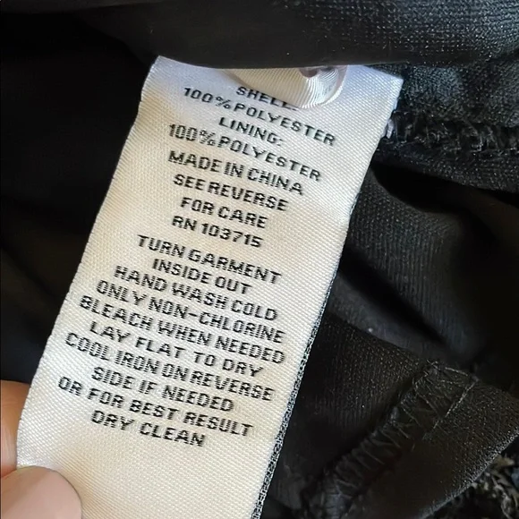 Lace Sleeveless Blouse - Picture 3 of 4